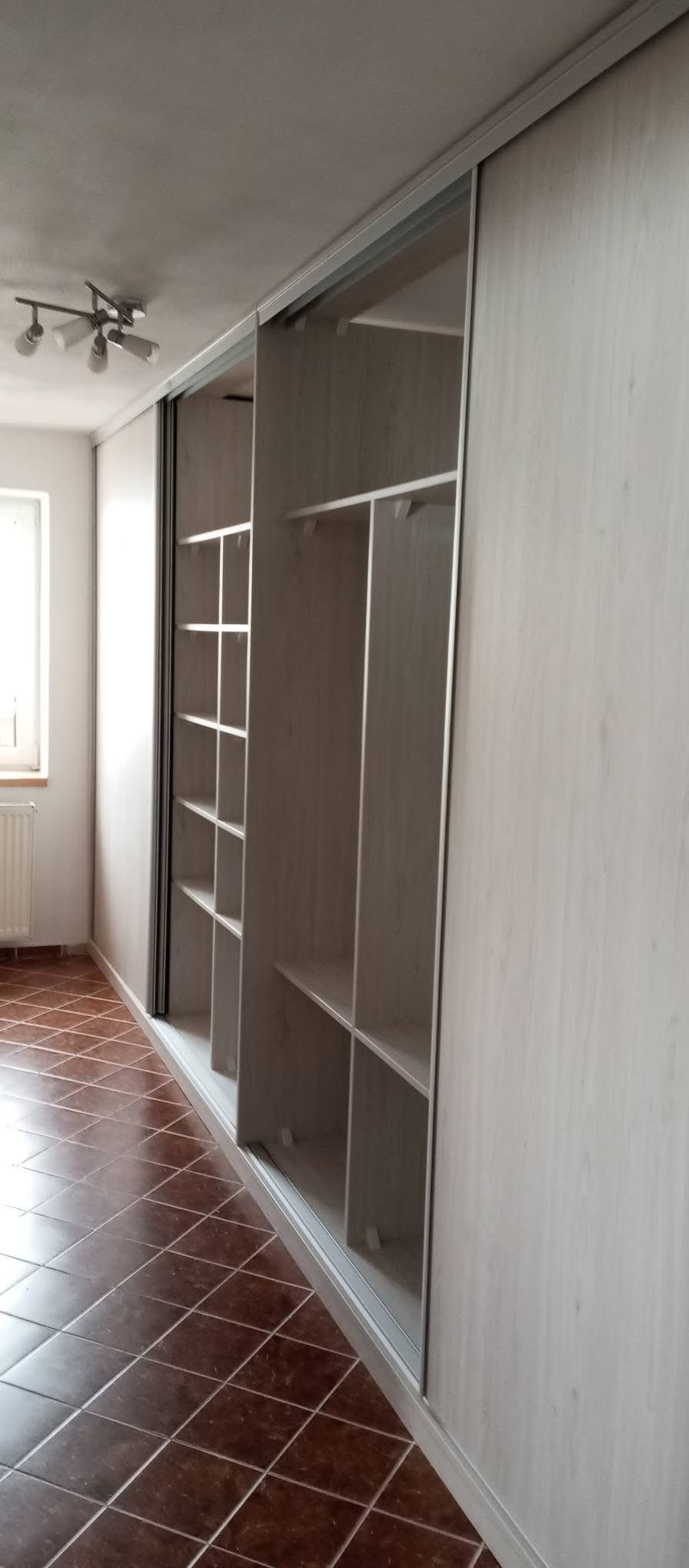Vestavná skříň ,5m dlouhá